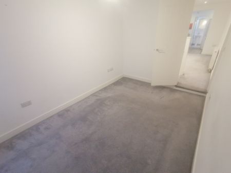 One Bedroom Apartment for Rent in Redhill - Photo 5