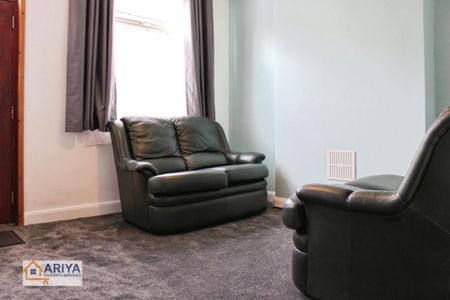 4 bedroom terraced house to rent - Photo 2
