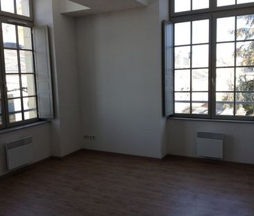 Location Appartement 2 pièces 38m² SAUMUR 49400 - Photo 1