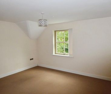 3 bedroom flat to rent - Photo 4