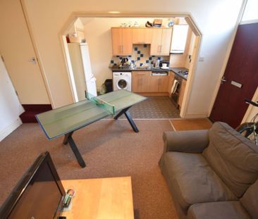 3 bedroom House in Bankfield Terrace, Leeds - Photo 6