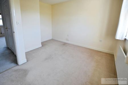 4 bedroom detached house to rent - Photo 3