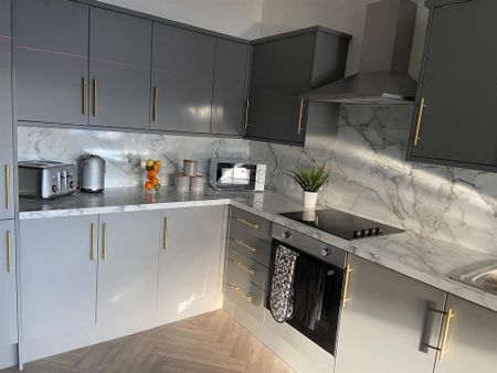 4 bedroom Student Flat to rent in Bridge View House, 15-23 City Road, Newcastle Upon Tyne - Photo 5