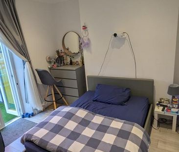 House share to rent - Photo 2