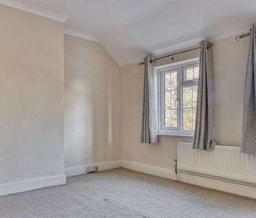 2 bedroom semi-detached house to rent - Photo 5