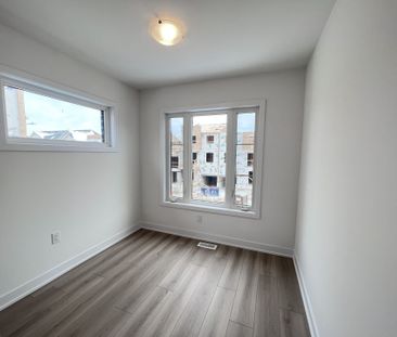 For Lease - 21 Hay Lane, Barrie, Ontario - Photo 5