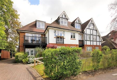 Tetten Hall, Woking, Surrey, GU22 - Photo 3