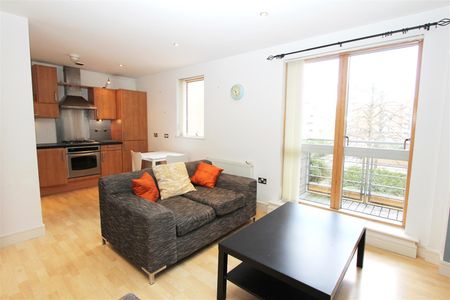 Cromwell Court, Leeds City Centre, LS10 1HN - Photo 2