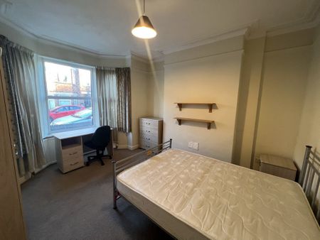 Cromer Street, Burton Stone Lane - P1233 - Photo 5