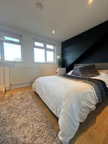 Oxford Road, Denham, UB9 - Photo 2