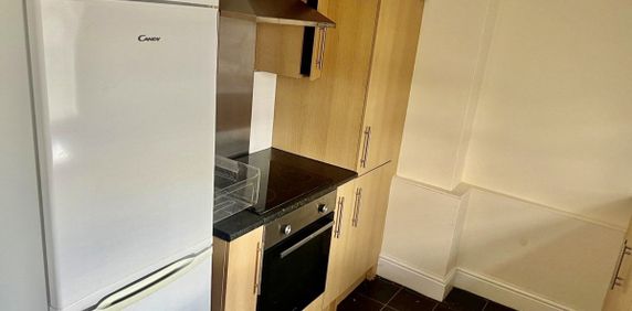 Globe Lane - Photo 2