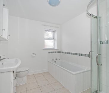 3 bedroom semi-detached house to rent - Photo 6