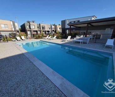 A new home with swiming pool & BBQ, 100m from Nudgee Railway Statio... - Photo 4