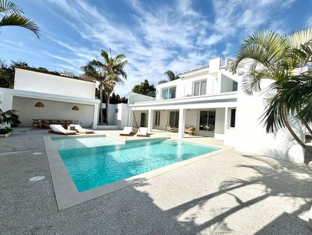 Luxury Villa for rent in The Golden Mile, Marbella, Andalusia - Photo 5