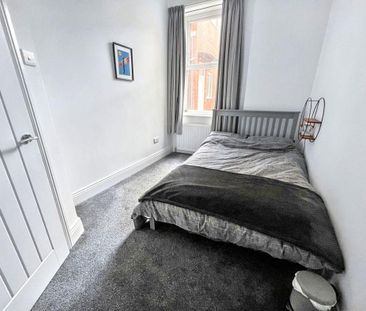 Clifton Terrace, Whitley Bay, Whitley Bay, Tyne and Wear, NE26 2JD - Photo 6