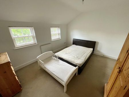 2 bedroom flat to rent - Photo 3