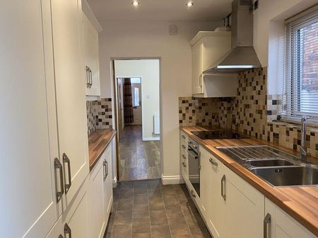 2 bedroom terraced house to rent - Photo 5