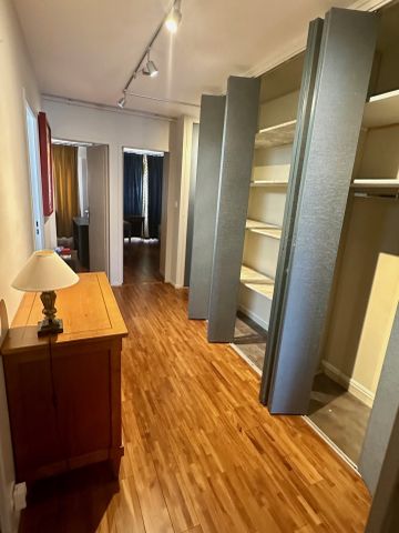 Spacieux T5 de 122 m² avec vue panoramique sur le Champ de Juillet - Photo 2