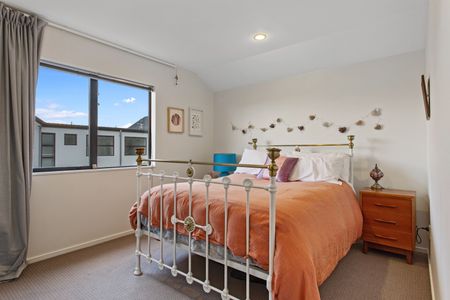 Modern 3 Bedroom Townhouse Riccarton near Hagley Park - Photo 4