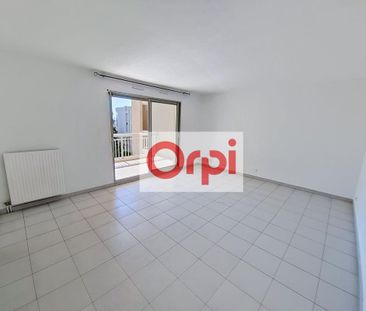 Location Appartement 4 pièces 88m² ST LAURENT DU VAR 06700 - Photo 2