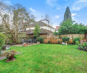 St Annes Court, Dukes Ride, Crowthorne, RG45 - Photo 4