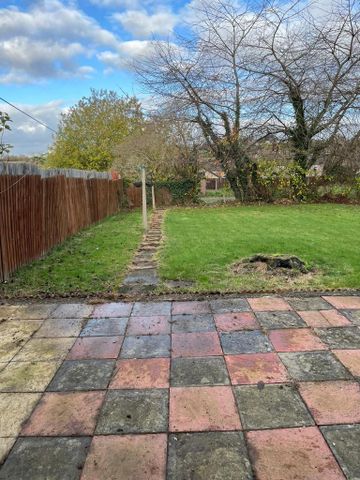 2 bedroom semi-detached house to rent - Photo 2