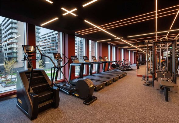 Exceptional Fully Furnished One Double Bedroom Apartment with unrivalled facilities in the Exclusive Cortland Development, Colliers Yard. - Photo 1