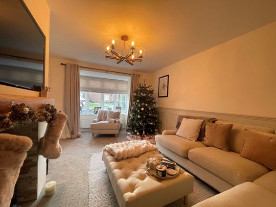 4 bedroom semi-detached house to rent - Photo 1