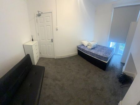 5 Bed Terraced House, Pershore Road, B29 - Photo 4