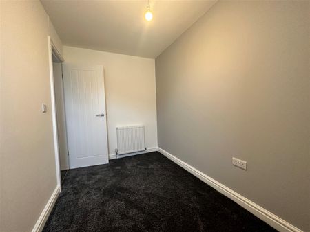 2 bed terraced house to rent in Cog Lane, Burnley, BB11 - Photo 5