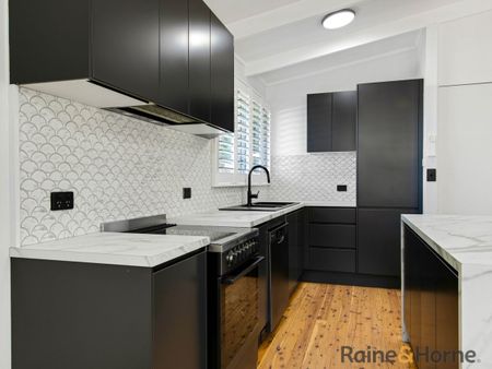 BRIGHT & AIRY RENOVATED HOME - Photo 4