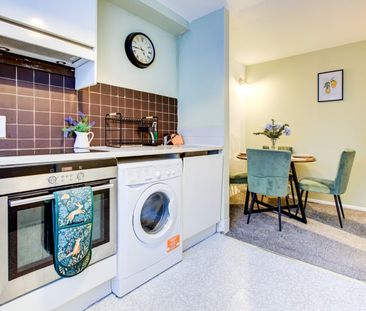 Room in a Shared House, Rowley Way, NW8 - Photo 4