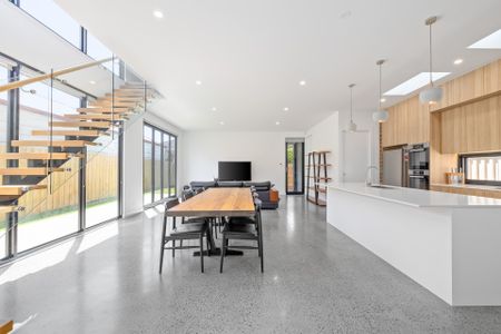 Thinking of selling? Contact our agent - Photo 4