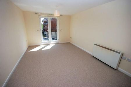 2 bedroom flat to rent - Photo 2