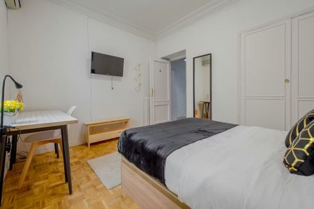 Calle de Peñascales, Madrid, Community of Madrid 28028 - Foto 3