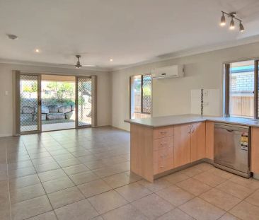 31 Riverside Crescent, Springfield Lakes QLD 4300 - Photo 4