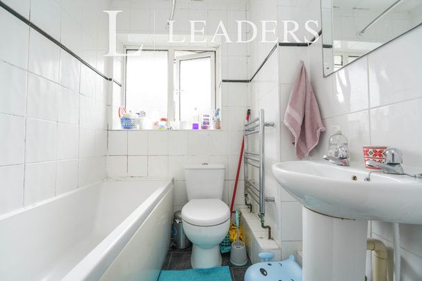 2 bedroom maisonette to rent St Georges Drive, Cheltenham, GL51 - Photo 1