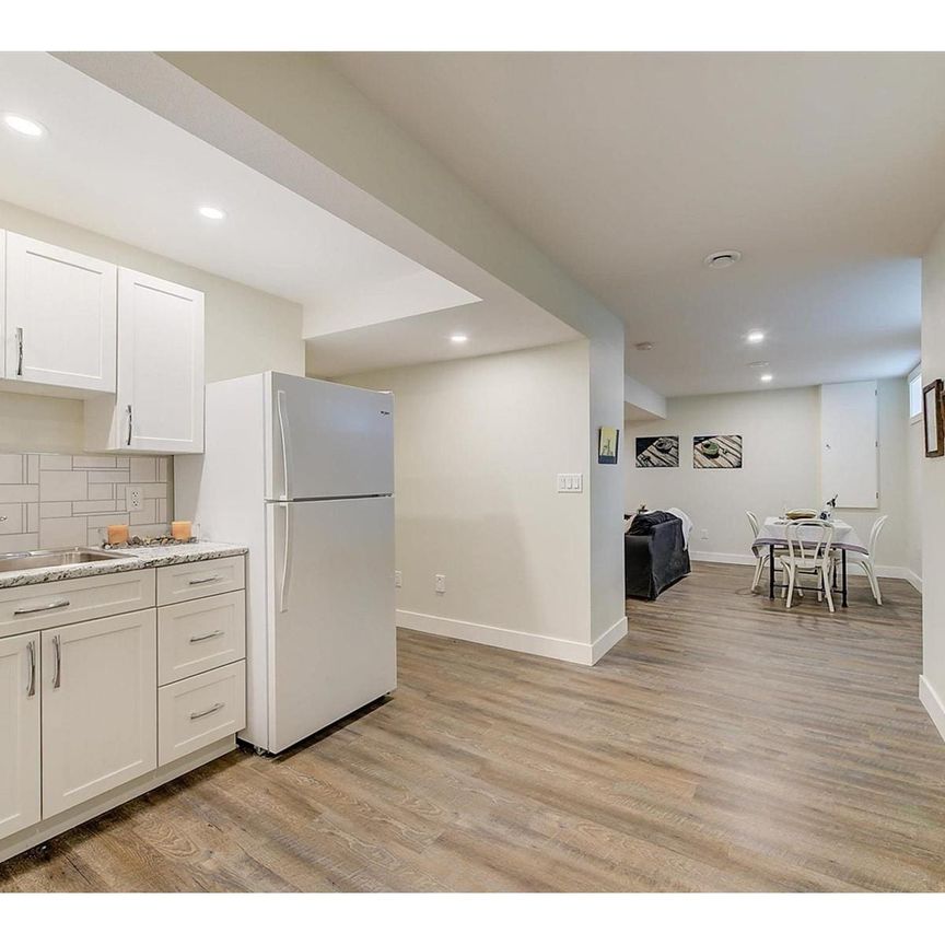 Lower suite – Picturesque Peachland! - Photo 1