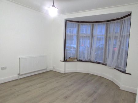 3 bedroom terraced house to rent - Photo 2