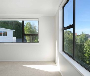 Fully Renovated - Photo 4