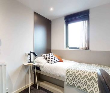 3 Bed Apartment - Photo 6