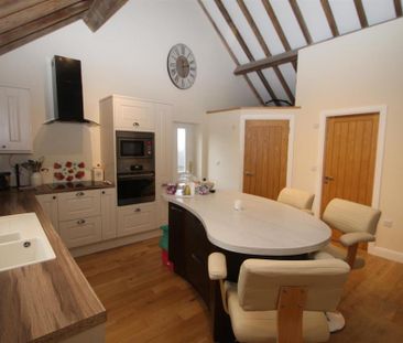 2 bedroom maisonette to rent - Photo 5