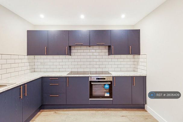 3 bedroom flat to rent - Photo 1