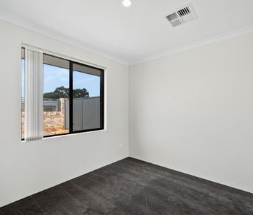 64 Warlander View, Forrestdale WA 6112 - Photo 2