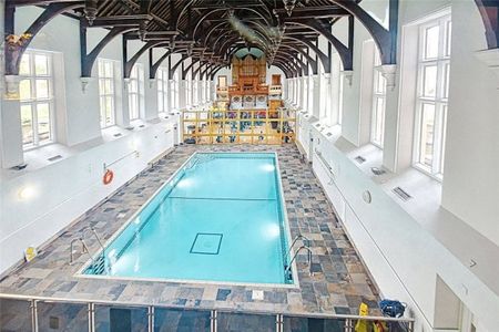 Gatehouse Lodge, RH1 - Photo 2