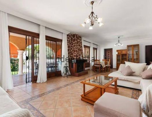 Alquiler de casa o chalet independiente en Lugar Urbanizacion el Rosario, 179 a - Photo 1