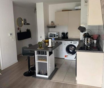 location Appartement T2 DE 38.55m² À POISSY - Photo 2