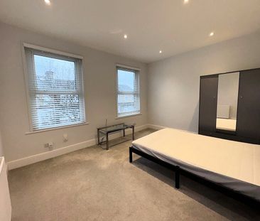 1 Bed Flat, Selby Road, E11 - Photo 2