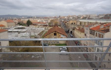 Location Studio Terrasse Marseille 3ème - Photo 5