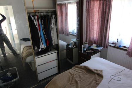 3 bedroom semi-detached house to rent - Photo 3